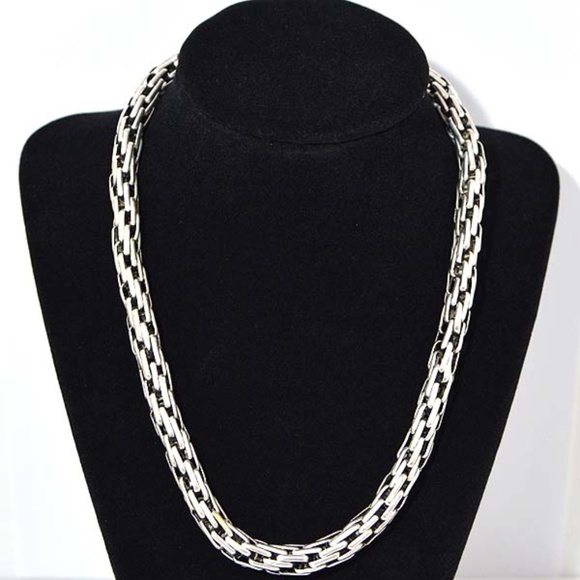 Handmade Necklace With Woven Chain Structure - Picture 1 of 2
